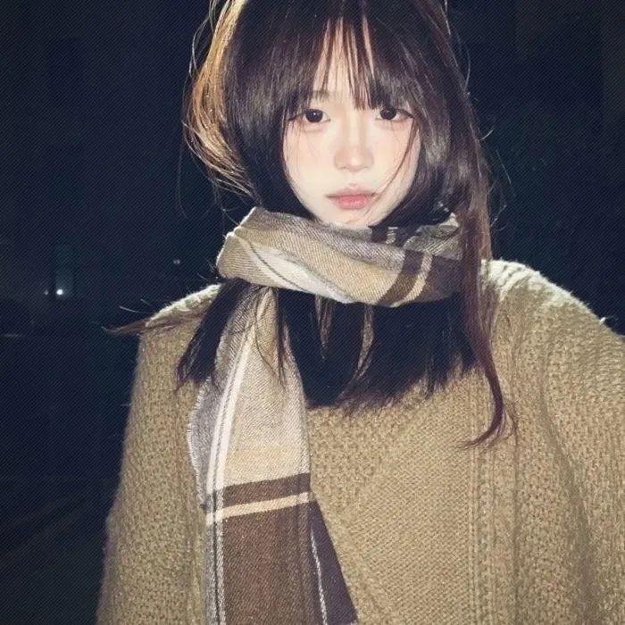 有色彩的女子